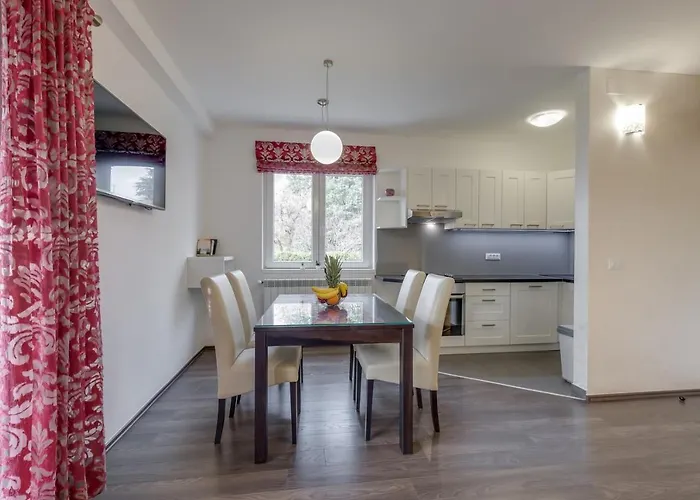 Διαμέρισμα Two-bedroom Tatty Πόρετς