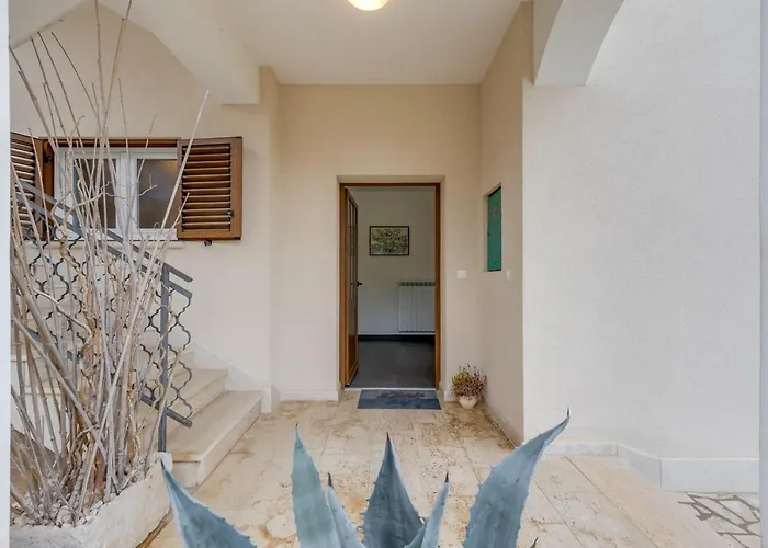 Lejlighed Two-bedroom Tatty