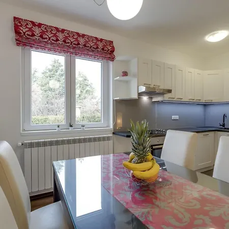 Two-bedroom Tatty Apartman *