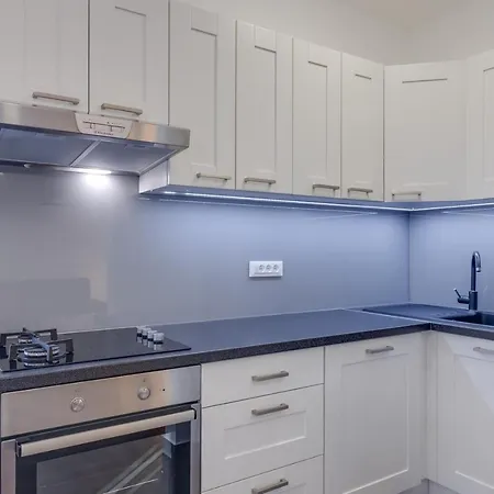 Two-bedroom Tatty Апартаменти *