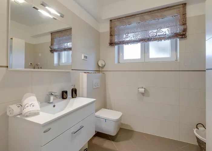 Апартаменти Two-bedroom Tatty Пореч